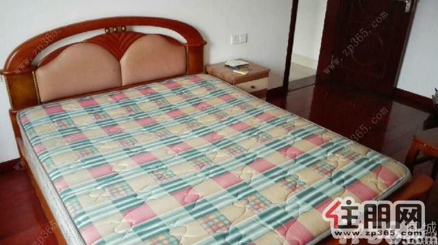 森林公园旁边民族大道上便利小区三房等