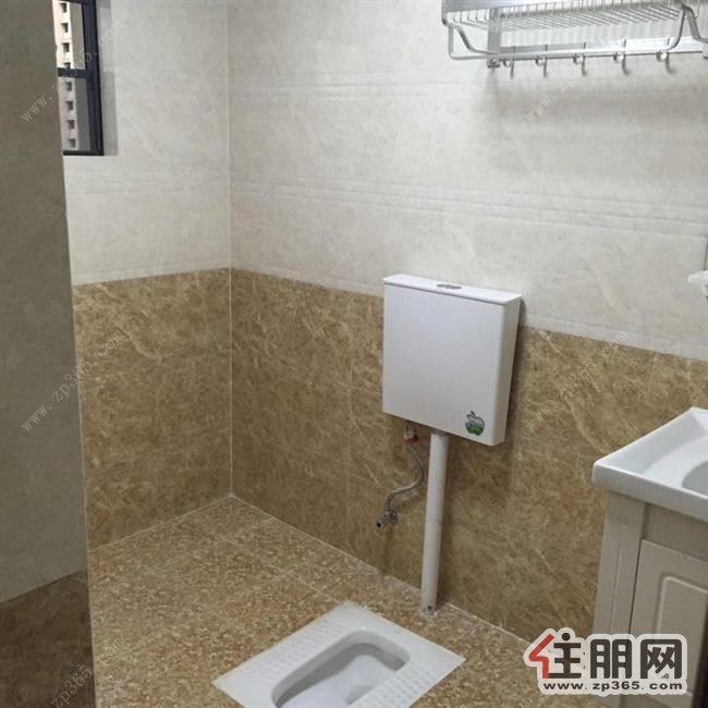 水岸华府3房1800急租@!