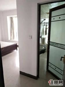 港北区-凤凰街肯德基旁，3房2厅2卫，巨星商都家电家具齐全，拎包入住