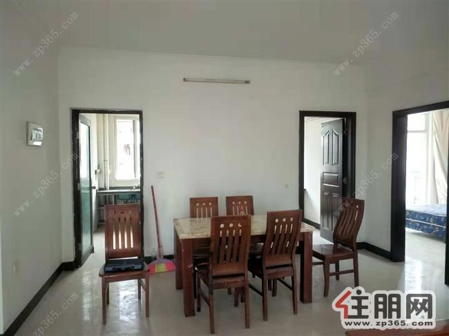 凤凰街肯德基旁,3房2厅2卫,巨星商都家电家具齐全,拎包入住