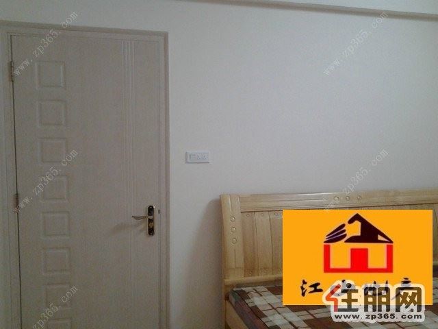 高新区桂中花苑2000元3室1厅1卫