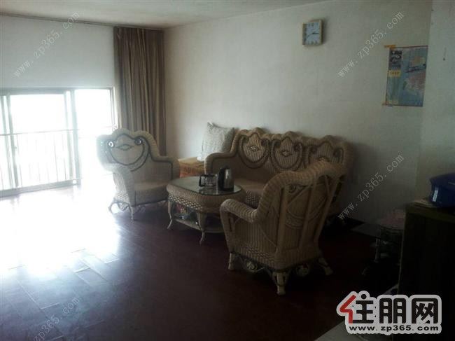 160平大三房1600元拎包入住