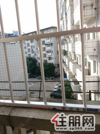 葛村路32号钻石年代对面