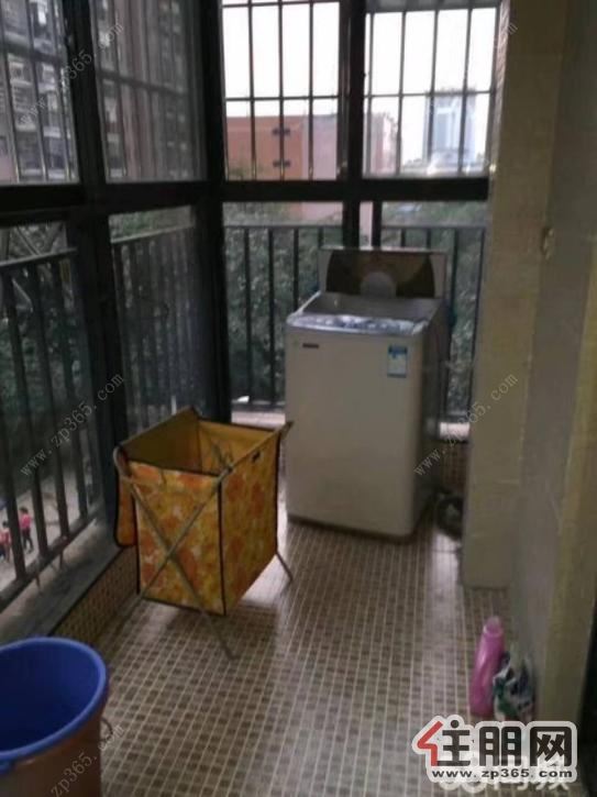 航一路龙城华府2500/月全新装修押一付一