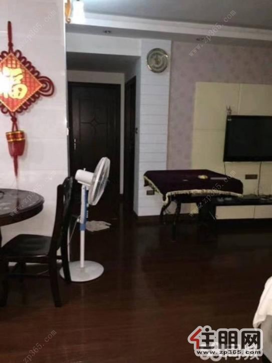 航一路龙城华府2500/月全新装修押一付一