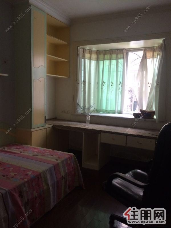 市中心广场地段2房精装修家具家电全齐