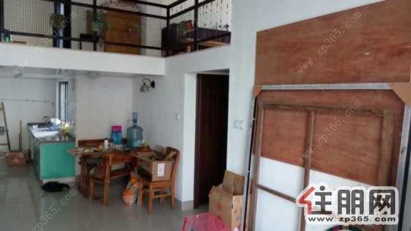 同人学府大道小3房错层大客厅超高阳台