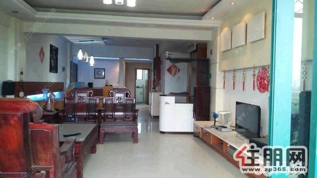 长湖景苑4室2厅配置齐全带车位仅3800