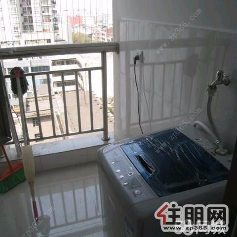 出租凯旋世纪两室,家具家电齐全,拎包即可入住。