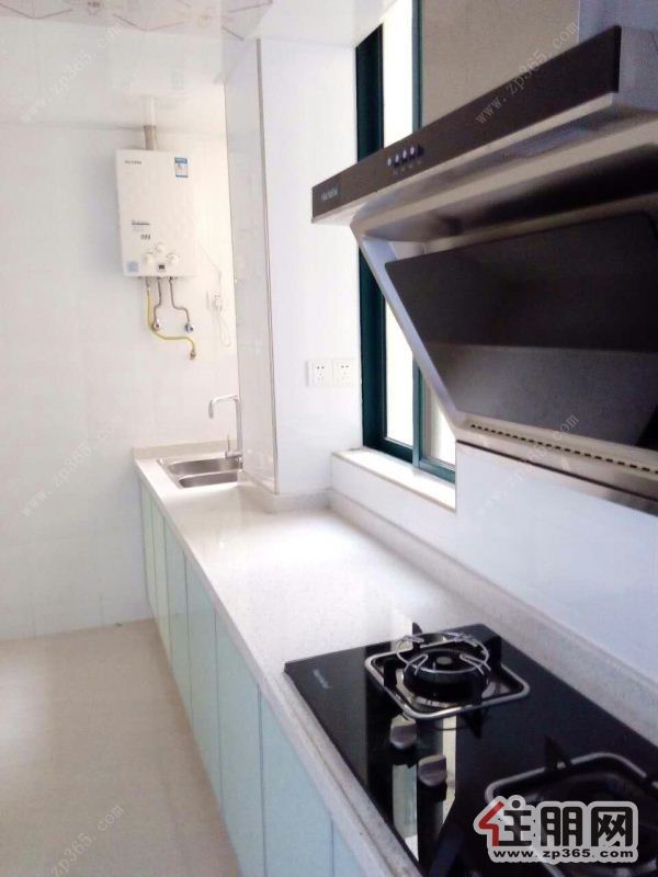 万达对面全新装修全新配置电梯高层3房首次出租