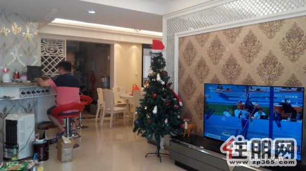 城市花园3200元3室2厅2卫精装