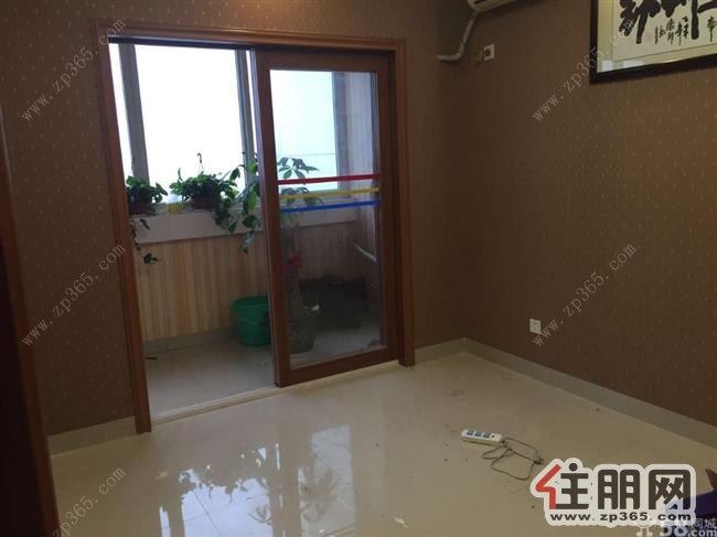 盛世龙腾2000元1室1厅1卫简单