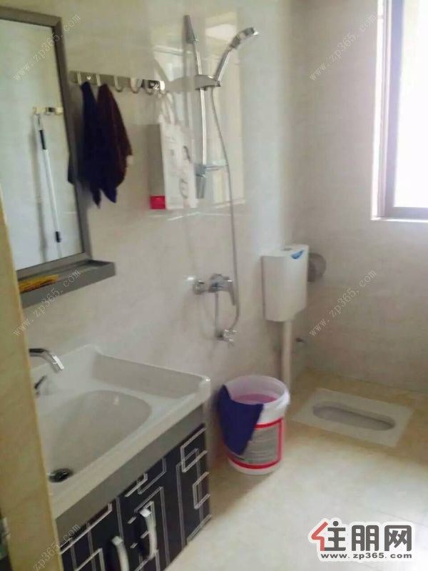 万达广场3室2厅精装修房