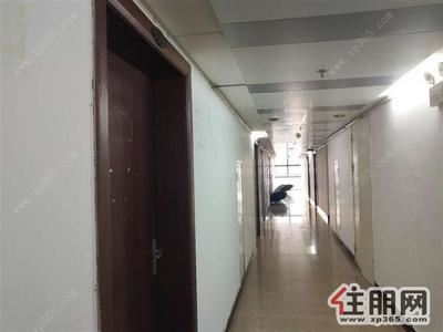 教育路，现代国际空房简装