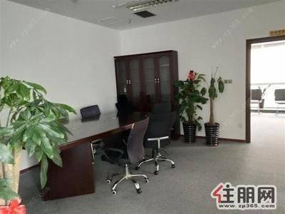 教育路-地王国际中装带部分用具双面采光！