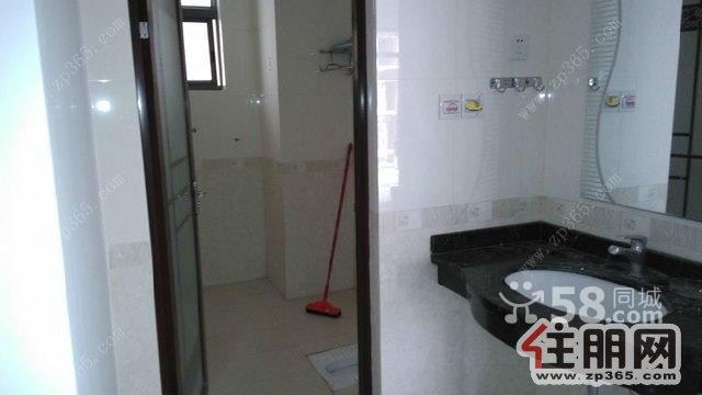 凤岭北荣和山水美地3室2厅111平米简单