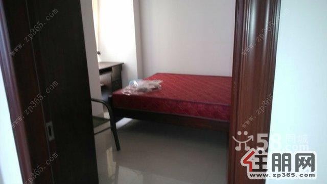 凤岭北荣和山水美地3室2厅111平米简单