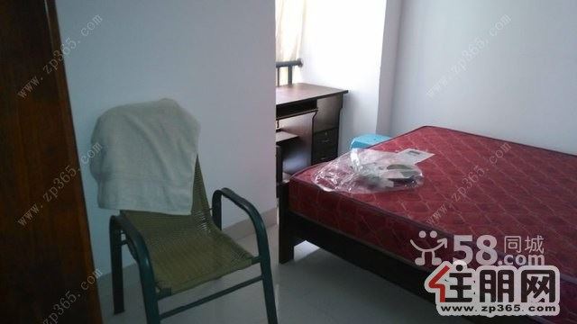 凤岭北荣和山水美地3室2厅111平米简单