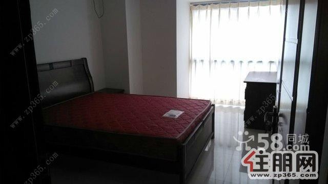 凤岭北荣和山水美地3室2厅111平米简单