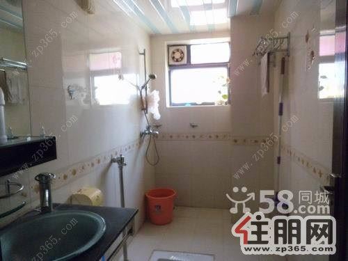 凤岭北荣和山水美地步梯3室2厅120平米