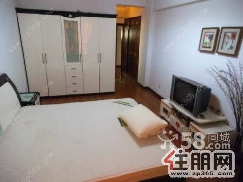 凤岭北荣和山水美地步梯3室2厅120平米