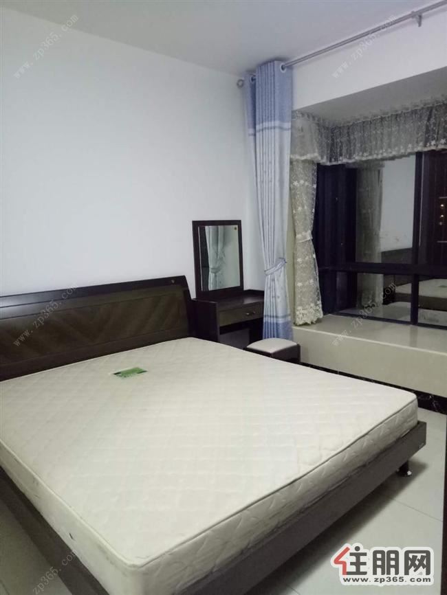 出租欧洲城小区豪装3房3厅2卫2阳台家电齐全