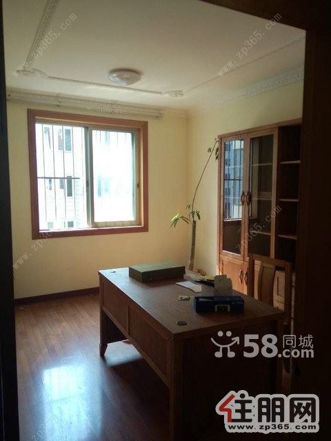 平湖家居拎包入住干净整洁停车方便生活