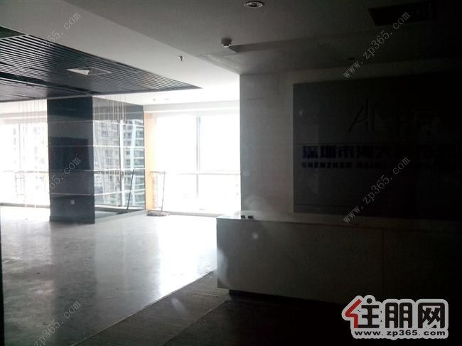 五象广场地王国际116平仅租90元/平