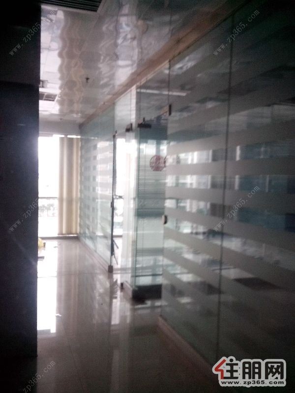 五象广场地王国际116平仅租90元/平