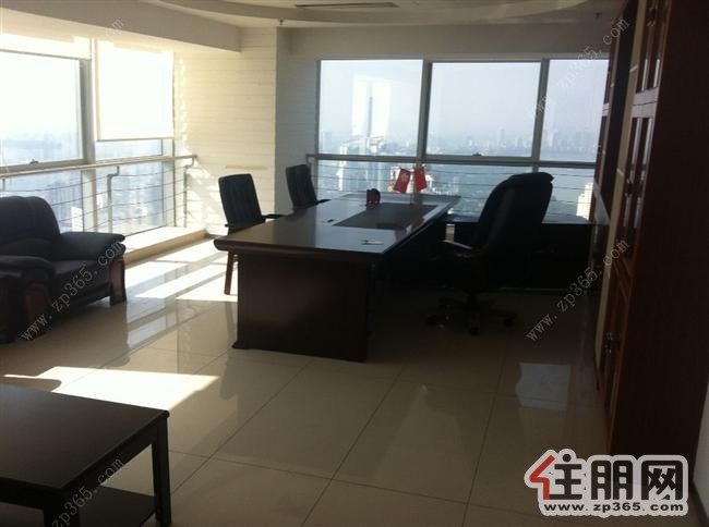 五象广场地王国际120平仅租100元/