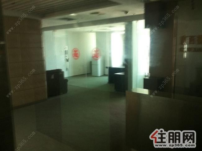 五象广场地王国际120平仅租100元/