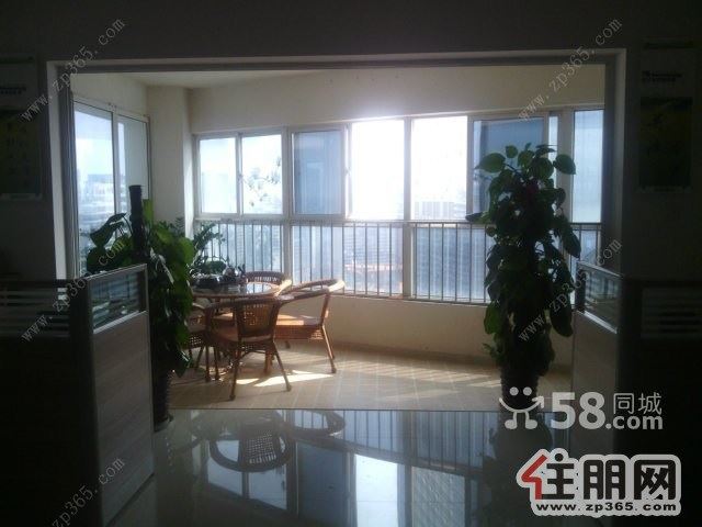 五象广场水晶称145平仅租5500元/