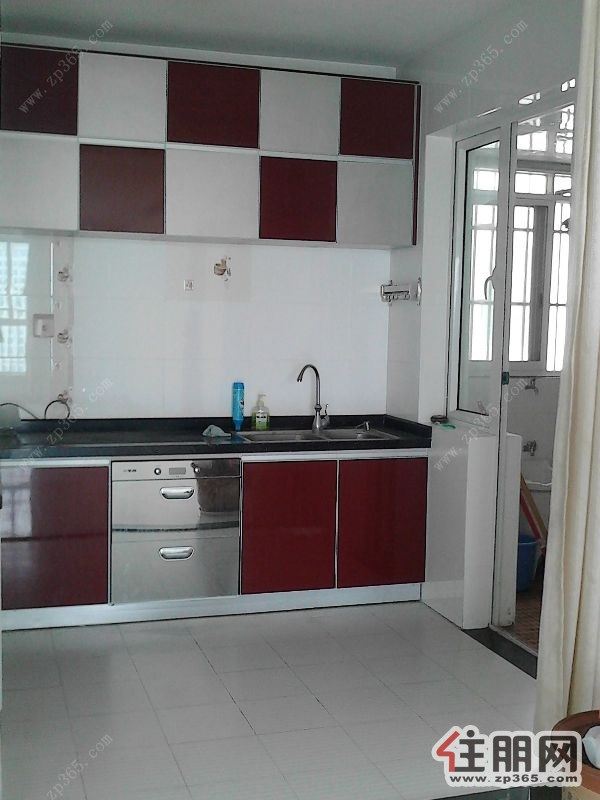 五象广场水晶城180平仅租7800元/