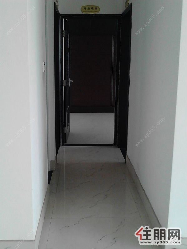 五象广场水晶城180平仅租7800元/