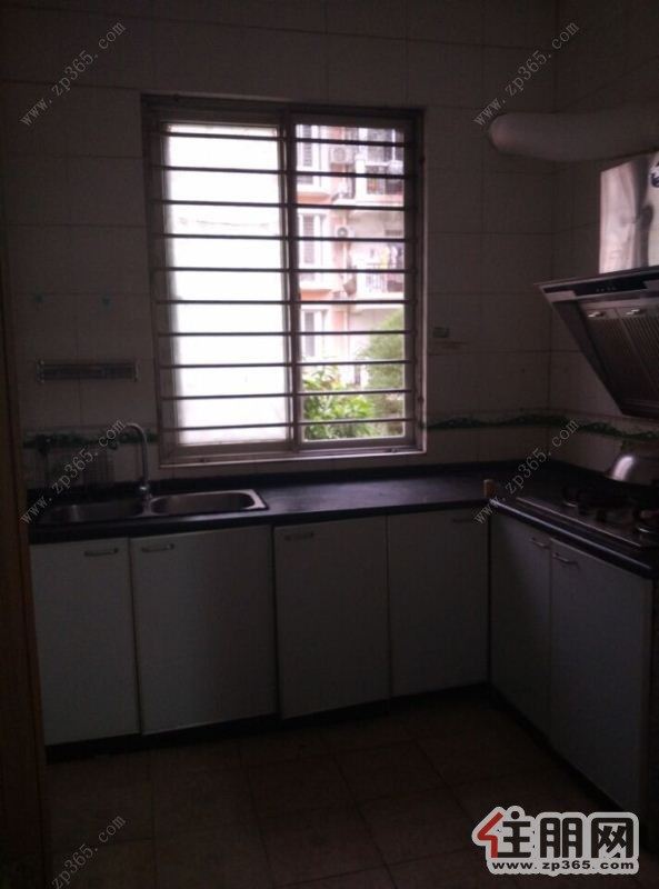 湖畔人家1200元2室2厅1卫中装