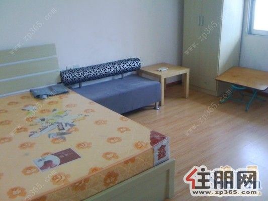 七星路四房1厅出租,价格低,才1600元