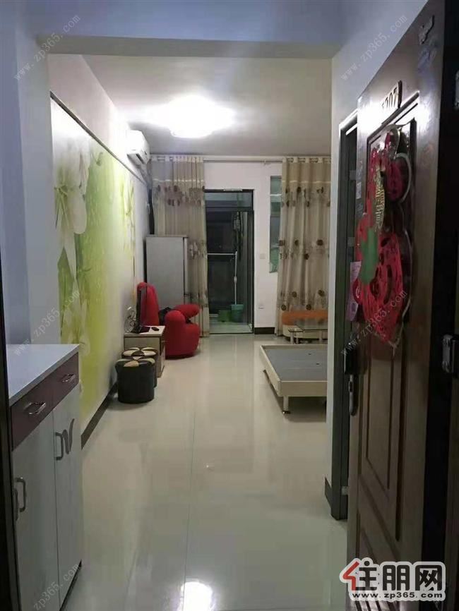 唐人街1200元1室0厅1卫精装修,家具家电齐全黄金楼层!