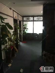 青秀区-东盟财经中心160平写字楼出租地铁口出行方便手慢无啊
