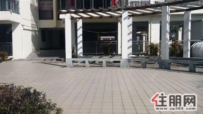 好房出租,居住舒适,中央广场1600元