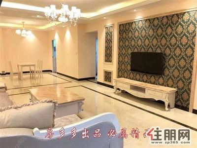 教育路-青秀万达旁绿地广场欧式大四房火热招租拎包入住随时可看房
