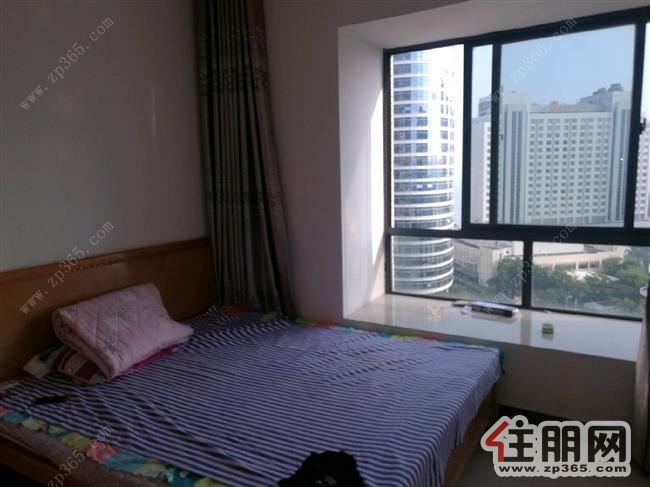 清爽大户型齐全家私海辰国际2100元3室2厅1卫中装