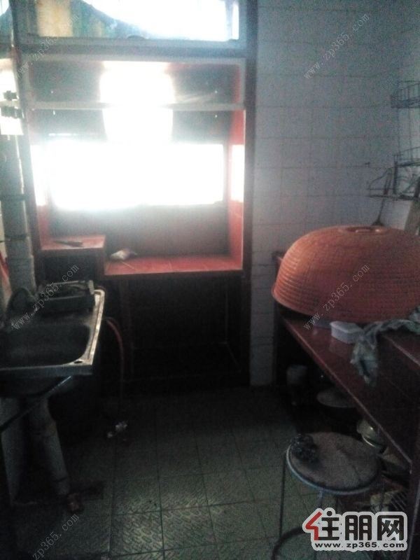 体育路鹿山花苑中装两房除了没有冰