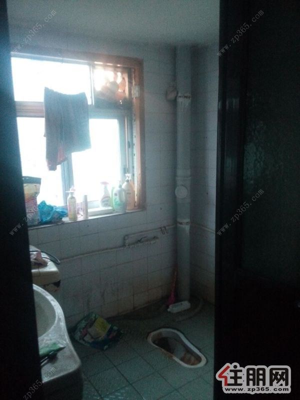 体育路鹿山花苑中装两房除了没有冰