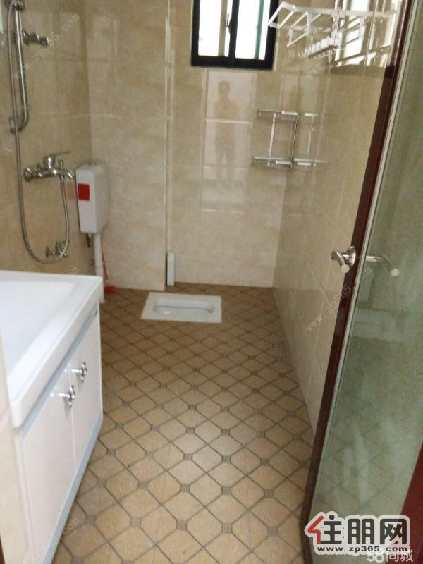 城市怡景1650元3室2厅1卫精装