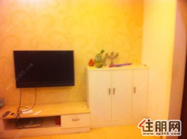 新装修朝向南北采光很好配全拎包入