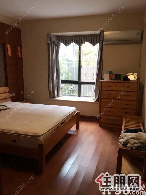 清华坊豪装花园黄金一楼3室2厅110平米