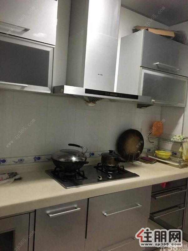 彩虹城、1800元全新精装一房自住办公皆