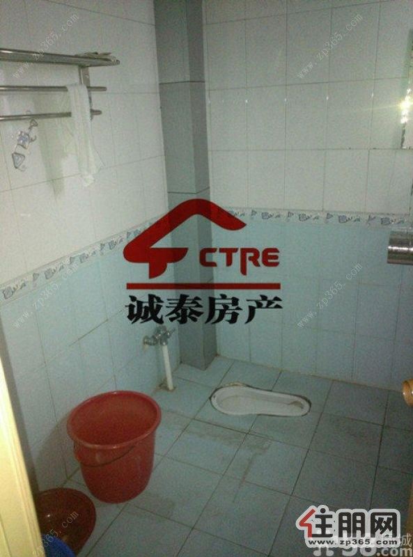 桂中菜市附近桂中花苑后面体育中心旁大两房