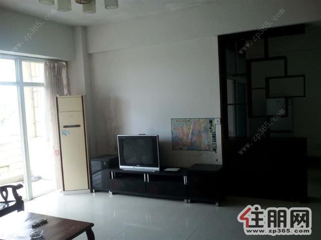 出租:大润发附近大三房拎包入住