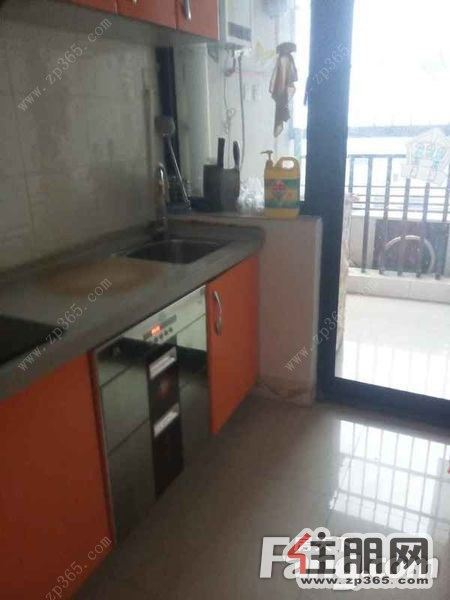 民大旁西湖东郡小三房实惠价格1800元家